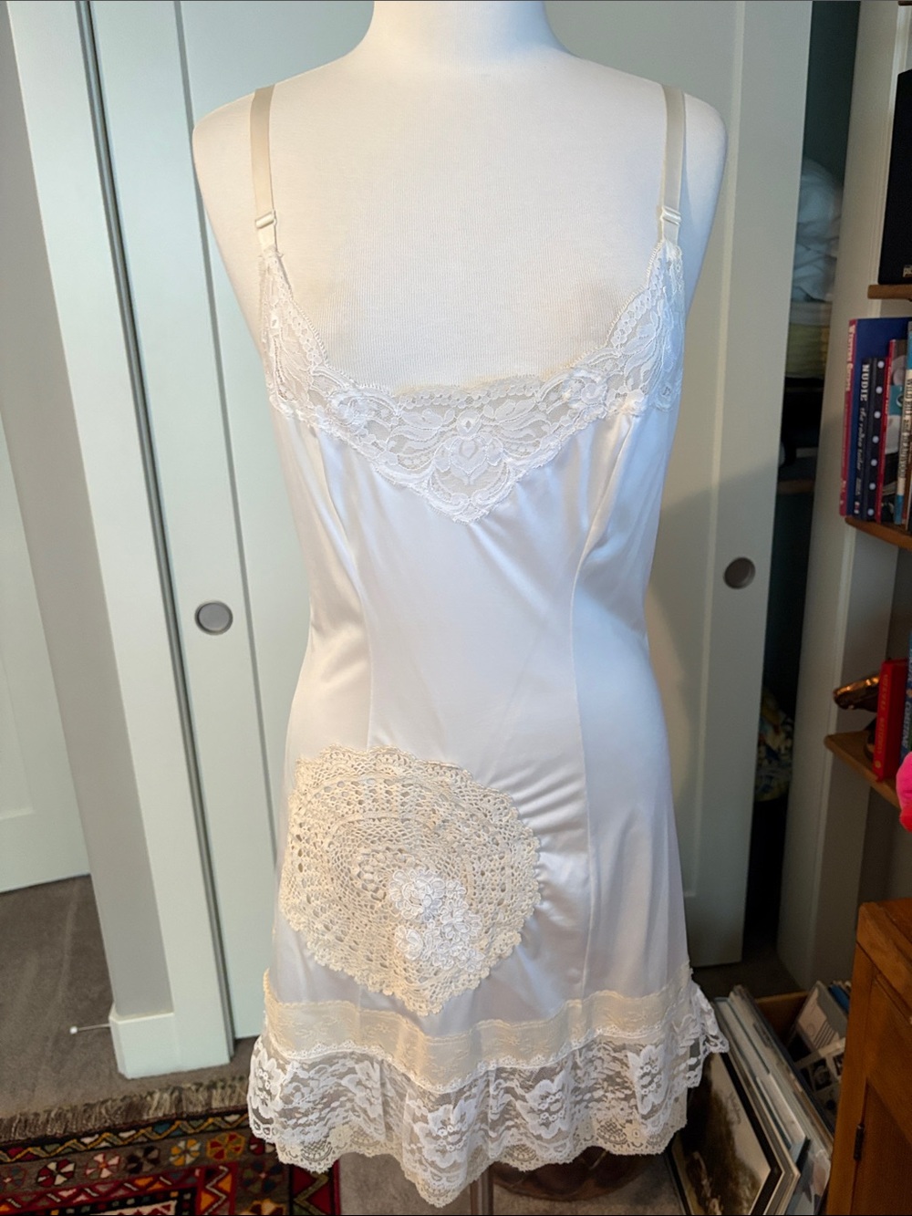 Vintage Cream Lace-Trim Slip . Lace and crochet patch added embellishments. - Picture 1 of 5